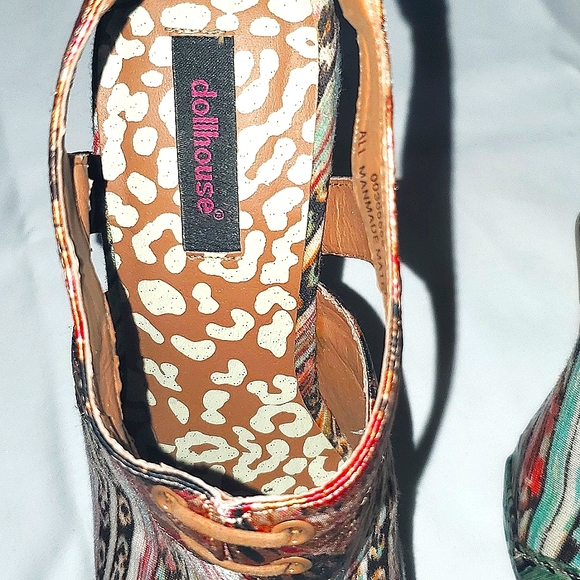 Dollhouse Wedge Sandles - Picture 8 of 8